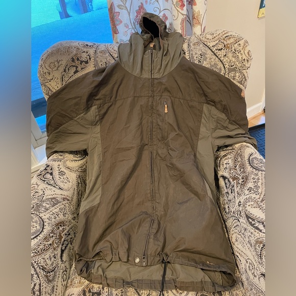 Fjäll Räven Kalfjäll Softshell Jacket - Kids XL- Army Green (Used) - Picture 1 of 13